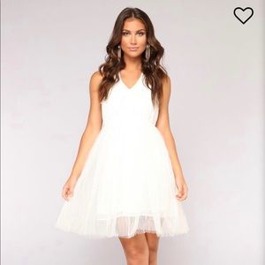 Pearl prize tulle dress white